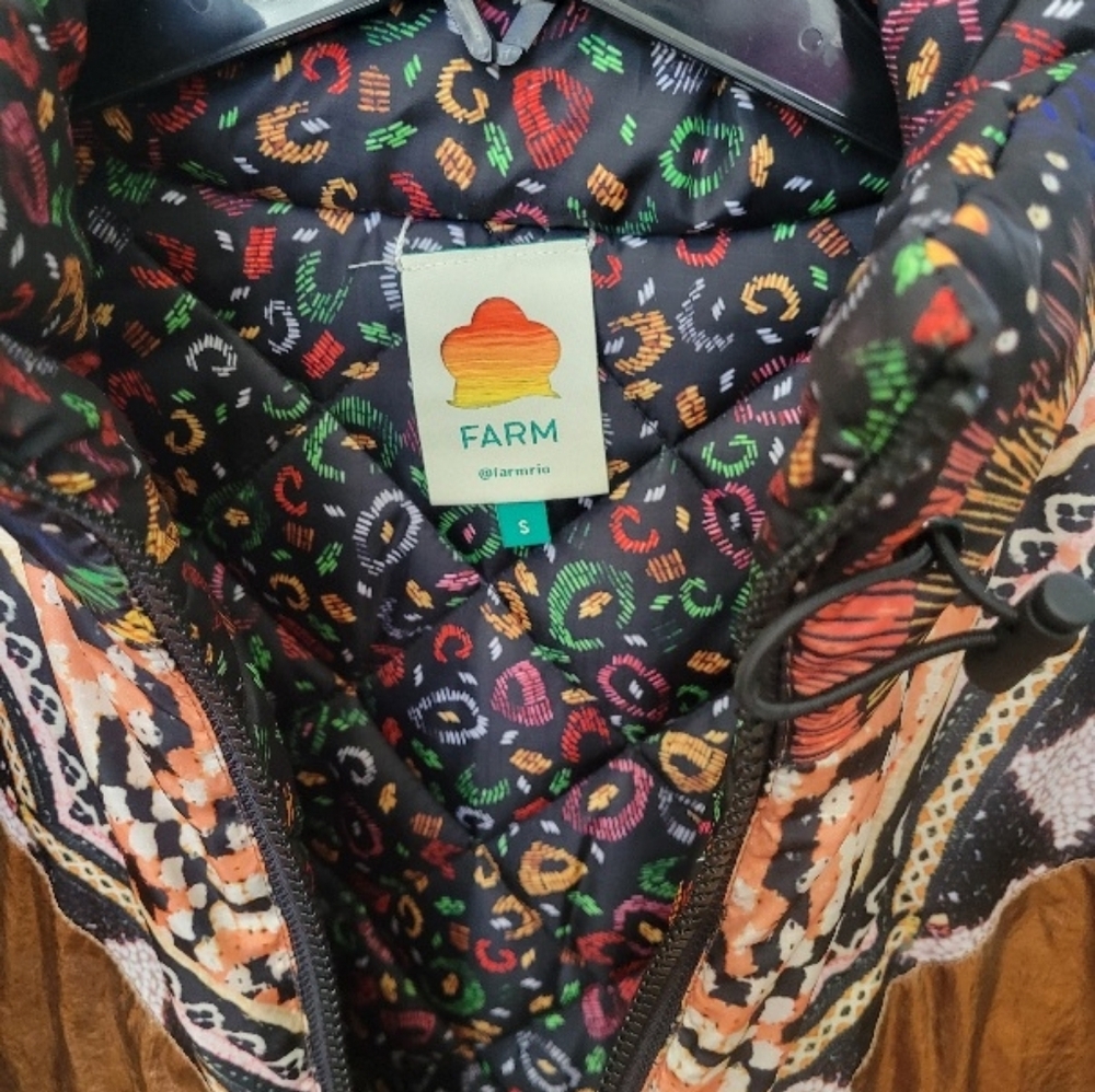 FARM Rio Puffer Jacket Size S NEW - Picture 4 of 6
